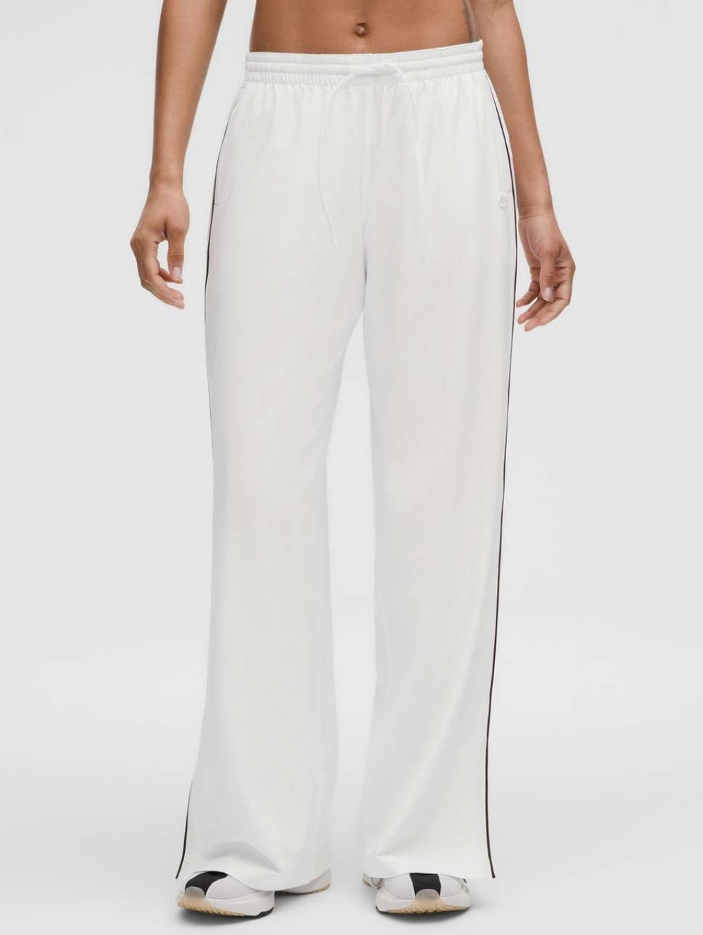 NWOT Lululemon Court Rival Mid-Rise Wide-Leg Track Pant *Regular Wht/ Club Blue